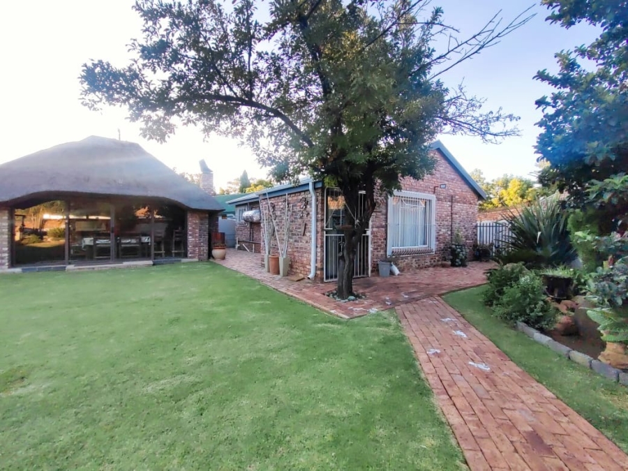 2 Bedroom Property for Sale in Miederpark North West